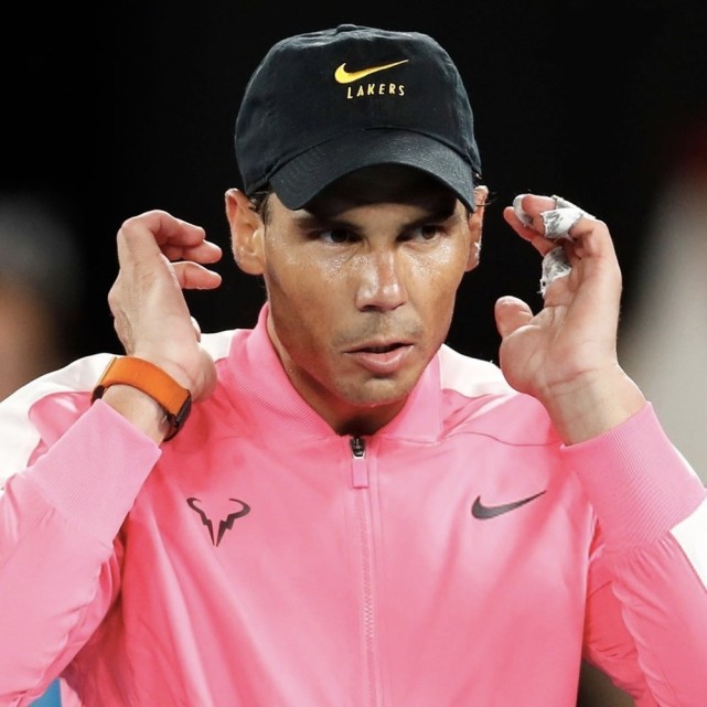 开云体育官方网站-穆古鲁扎新星领先优势明显表现突出，湖人前途光明！-开云体育官方网站